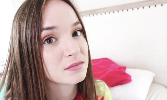 Молодая чика в своем домашнем порно с сюжетом решила затмить лучших адалт-актрис