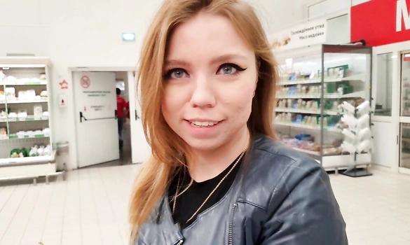 Решил познакомится с девушкой и пригласил к себе домой на секс