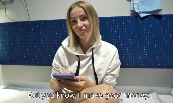 Пообещал студентке деньги на оплату учебы, но только вытрахал её...!