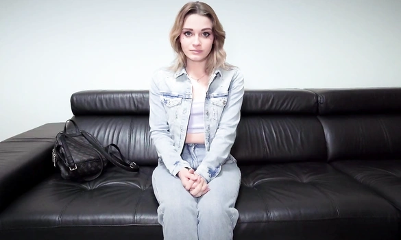 Захотела заработать бабок на красивую жинь и пришла на порно кастинг