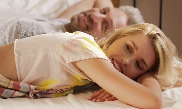 Очень нежныя девушка заслужила, чтобы ее целовали во все места