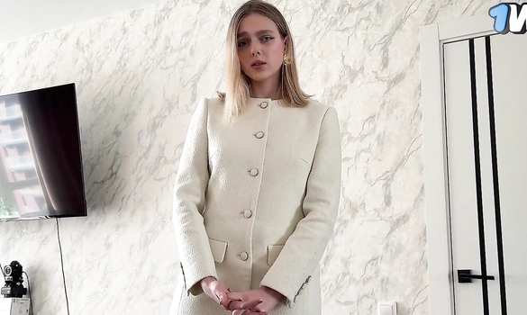 Поругалась с парнем и рассталась с ним..