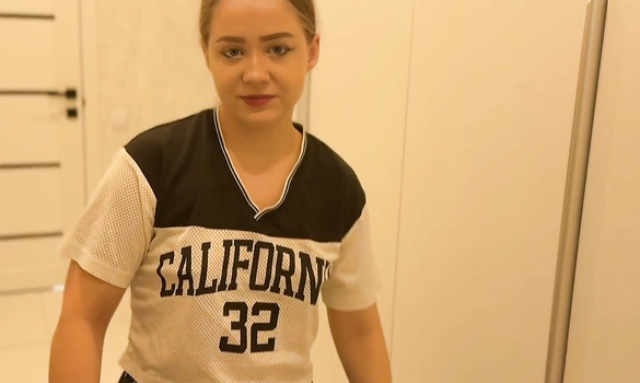 Решил зайти к другу домой, а его нет дома