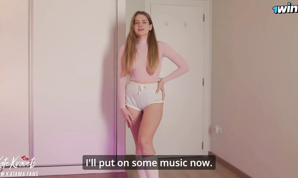 Девушка просит соседа выручить презервативами