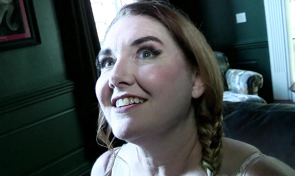 Довел до сквирта пышную милфу и кончил ей в задницу