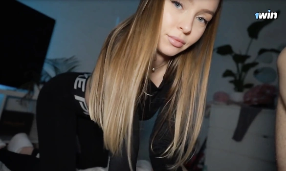 Сексуальная и голодная на секс