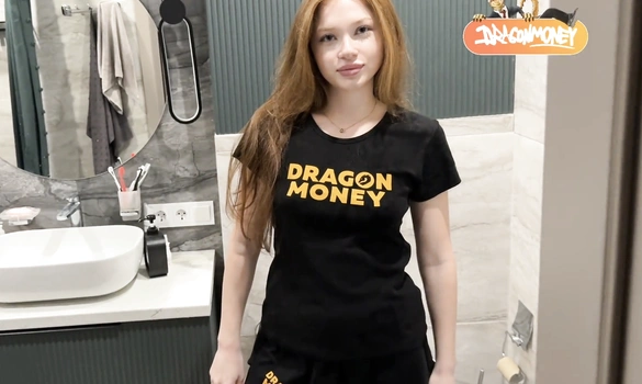 Видишь у меня уже стоит и я реально хочу трахаться