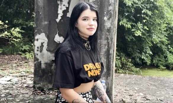 Познакомилась с с парнем в интернете и назначила ему встречу